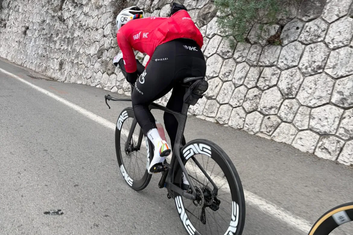 Tadej Pogačar na nowym rowerze? Tajemniczy prototyp Colnago na Tour de France 2026