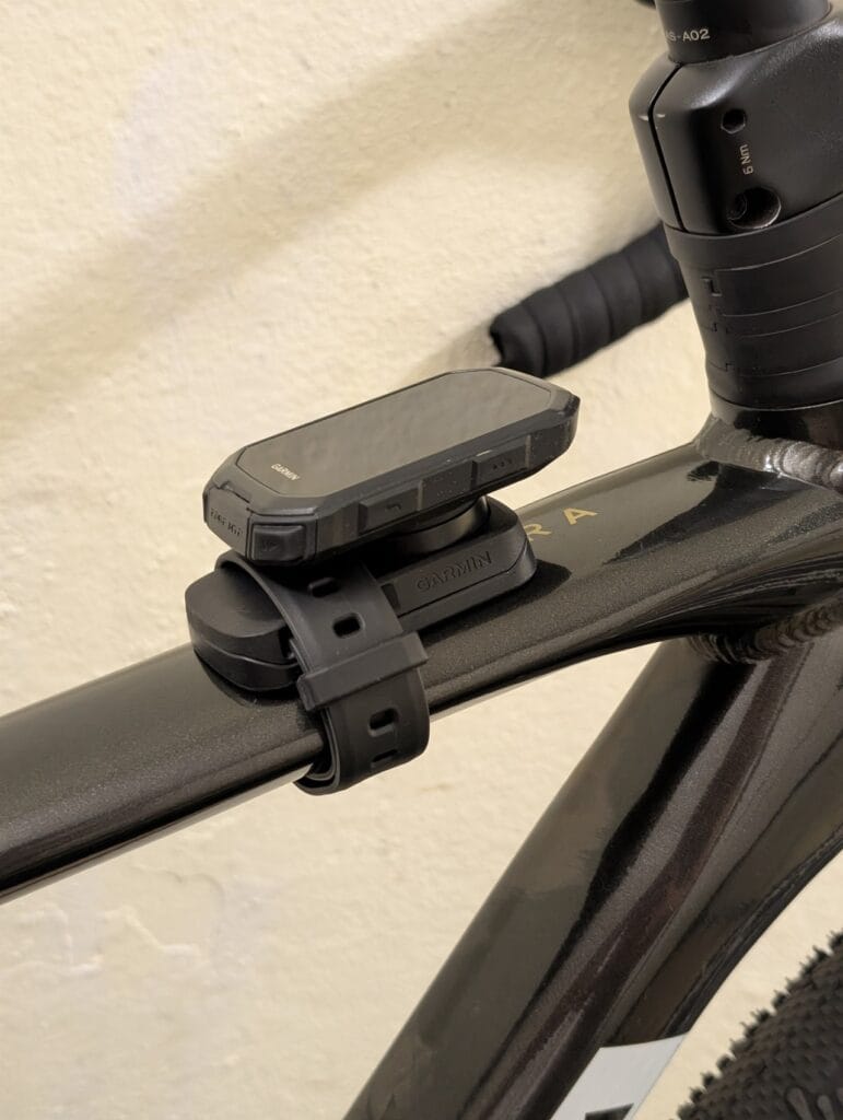 Recenzja Garmin Edge MTB - licznik stworzony w teren, nie na asfalt 8 Garmin Edge MTB mocowanie