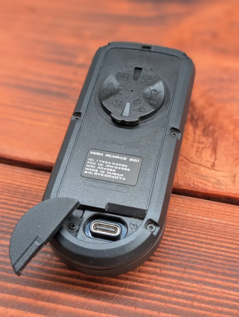 Długa przerwa, wielkie nadzieje – Recenzja Garmin Varia RearVue 820 8 Garmin Varia RearVue 820