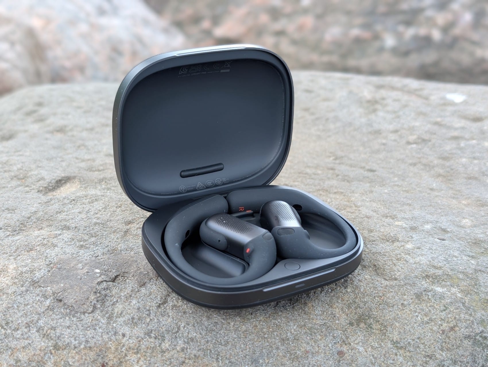 Recenzja Shokz OpenFit Pro – czy otwarte słuchawki mogą mieć skuteczną redukcję hałasu?